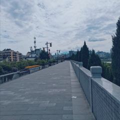 JIANG BIAN YU JIA User Photo