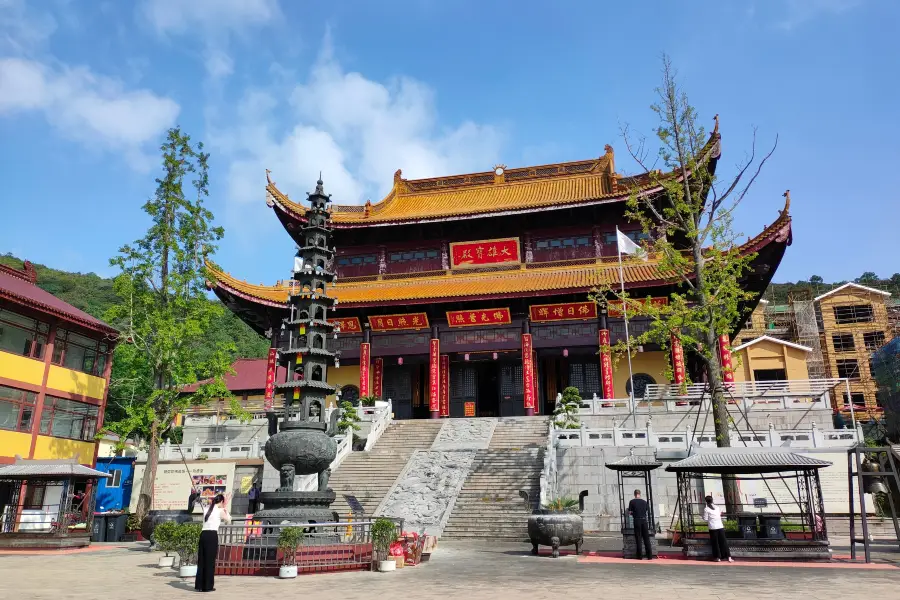 Huazang Temple