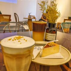 格子咖啡蛋糕集合店 User Photo