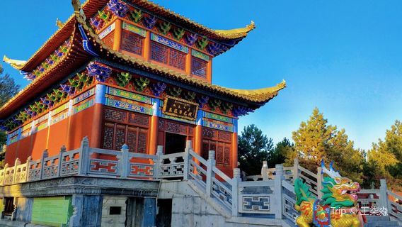 Tongliao Jixiang Micheng Dalelin Temple (North Gate)