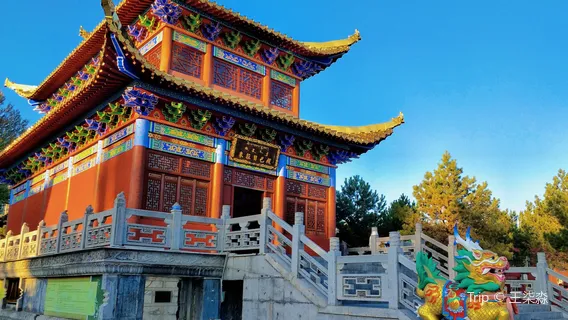 Tongliao Jixiang Micheng Dalelin Temple (North Gate)