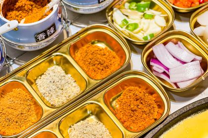 打卡探店炭燒烤肉•烤肉簽到店