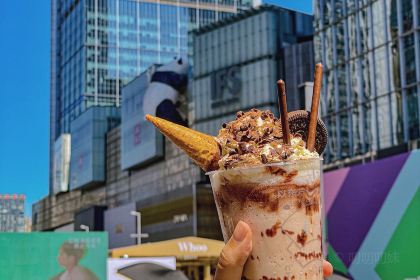 CHAGEE霸王茶姬(陆良店)