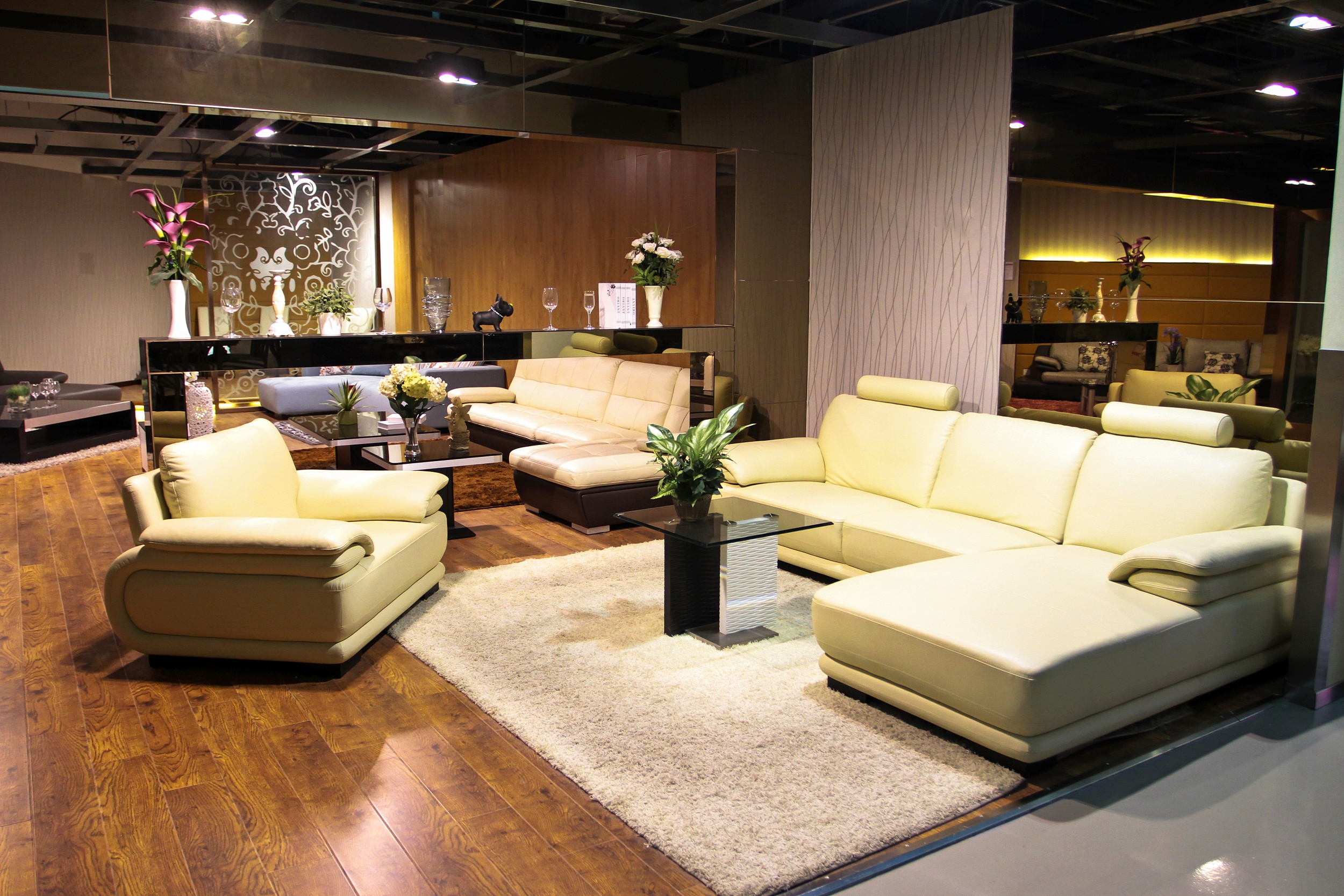 A  chair, | Chengdu