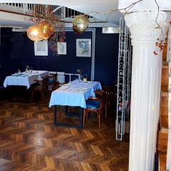 Le Petit Paris - French Restaurant User Photo