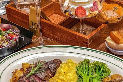 铃兰咖啡西餐·酒吧(水岸名居店)