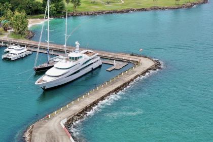 Horizons Sky Bar & Cigar Lounge