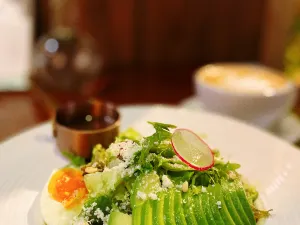 半两·咖啡书店·浮生是杯酒