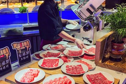 加餐海鲜自助(宝龙城店)