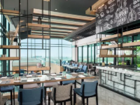 ฮอลิเดย์ อินน์ แอนด์ สวีท ศรีราชา แหลมฉบัง โรงแรมในเทศบาลนครแหลมฉบัง