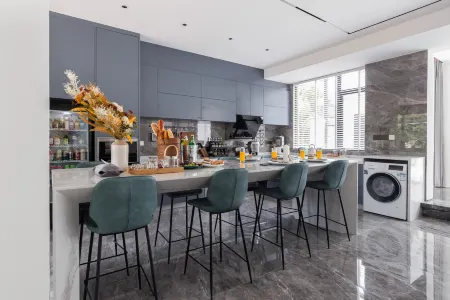 Shanghai Oak Su OAK·Parent-child Vacation·Pool Vacation Beauty Su