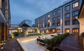 Jianguo Hidden Hotel (Shanghai Lujiazui Binjiang Center Expo Park Store)