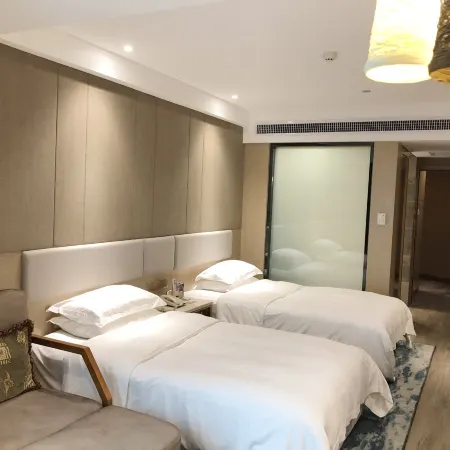 Excemon Beihai Beach Hotel(Yintan Chaodiao Square Store)