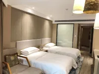Excemon Beihai Beach Hotel（Yintan Chaodiao Square Store）