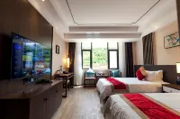 Rouhau White House Hotel
