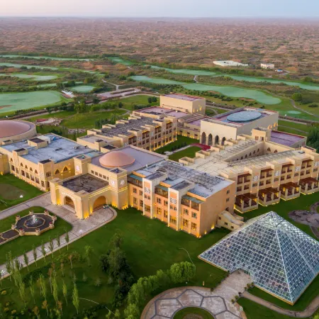 Seven Star Lake Desert Hotel