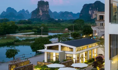 Ji Yun Resort (Yangshuo Ten-mile Gallery Yulong River)