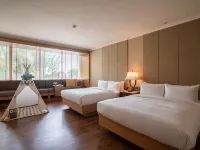 Sizihwan Sunset Beach Resort Hotels near Eude Dojo
