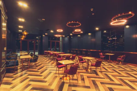 Tiffany Zhenxuan Hotel (Songshan hospital branch of Chifeng high speed railway station) Отели рядом с достопримечательностью «Inner Mongolia Vocational and Technical College of Traffic»