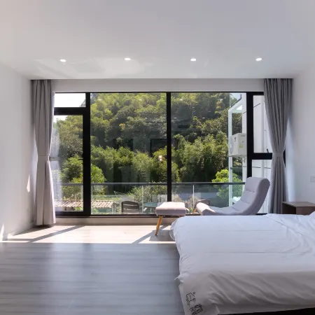 E CHI HOMESTAY