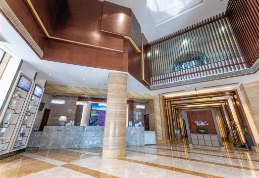 Lavande Hotel (Dongguan City Center Square) Hotel Overview