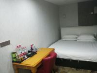 悦享空间风格酒店(郑州二七万达店) - 特价大床房(无窗)