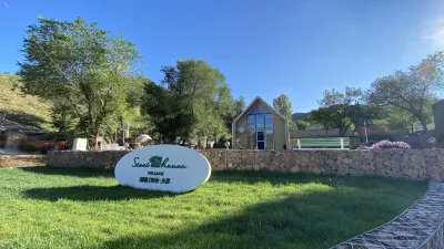 Sissi House Village Hotels near Baihewan Park