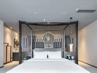 香榭里御尊酒店(南宁总部基地地铁站店) - 异域豪华套房