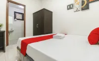 RedDoorz Plus Near Trisakti University - Pensions