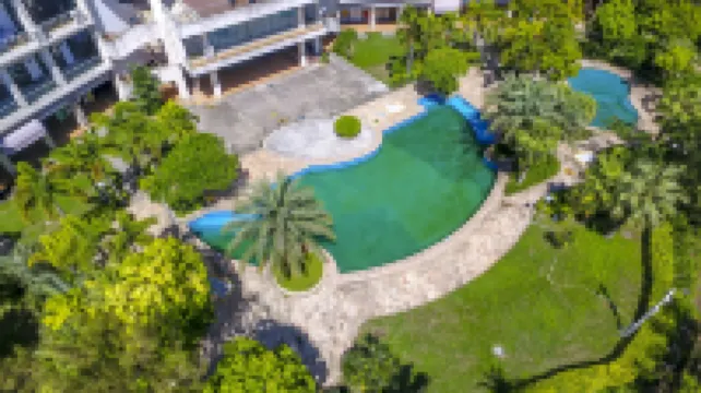 Yunzhifan Holiday Hotel Hotels near TianHouGong LingNan MinSu WenHua Jie