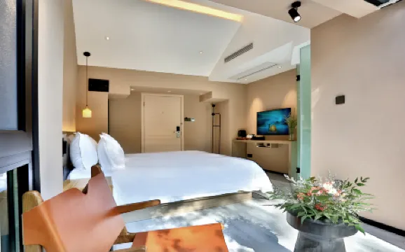 Lotus Glade Hotel Отели рядом с достопримечательностью «Shuangfeng Chayun Scenic Resort»