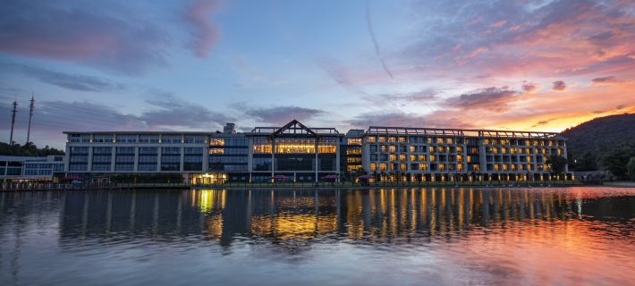 Nanjing Ziqing Lake Hot Spring Resort (Wildlife World) Hotels in Nanjing