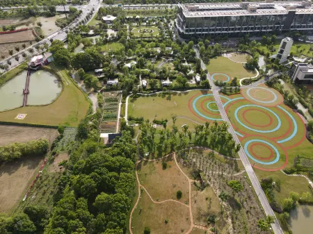 Leqi Wuzhen Holiday Camp Отели рядом с достопримечательностью «Wuzhen West Gate Scenic Area»