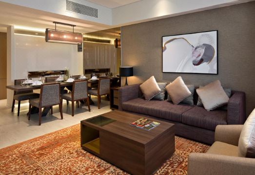 4. 오크우드 호텔 ..