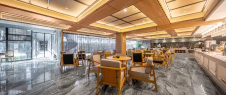 Mehood Lestie Hotel (Nanchang Tengwang Pavilion) Отели рядом с достопримечательностью «Qiushui Square»