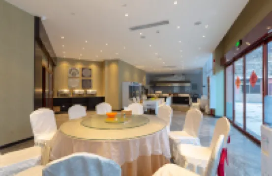 โรงแรมคลาวดส์ โฮเทล คลาวด์ เชน หัวเฉิน (มหาวิทยาลัยอฺวี้ซีปกติ)
