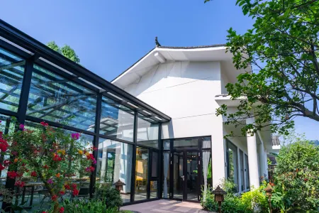 Hehe Yuanxiang Hotle Отели рядом с достопримечательностью «CPC Tongliang County Committee Party School»