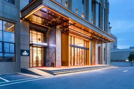 Poltton International Apartment (Guangzhou Panyu Government Affairs Center) Отели рядом с достопримечательностью «Chenyong Park»