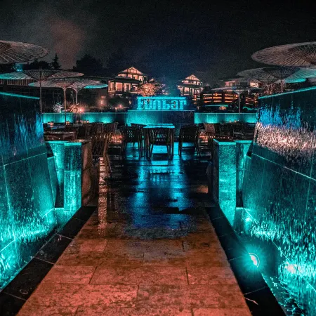 Chengdu Howard Johnson Huashuiwan Hot Springs Resort