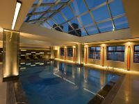 北京希尔顿酒店 - 室内游泳池
