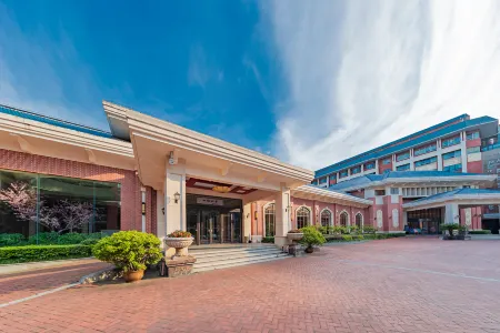 Taohualing Hotel (Yichang) Отели рядом с достопримечательностью «Tribe of the Three Gorges»