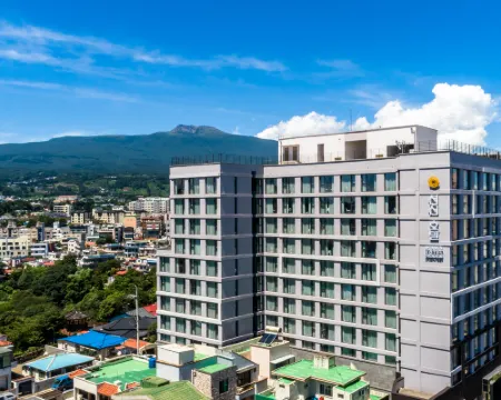 Shin Shin Hotel Cheonjiyean Hotels in Seogwipo