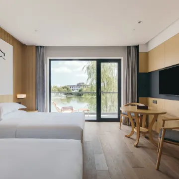 Moon Yard Hotel