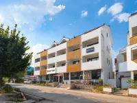 Floral · Huajian Homestay (Yixing Zhuhai Scenic Area) Hotels near Yixing Bamboo Forest