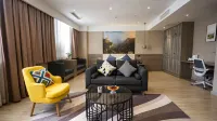 Pingyi Linyi gold and Silver Garden Hotel