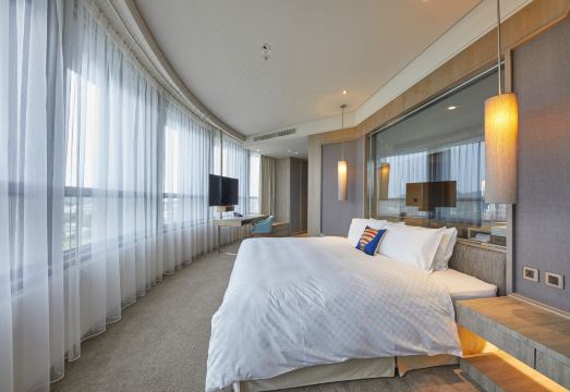 Hotel Cham Cham Taitung의 현대적인 로비