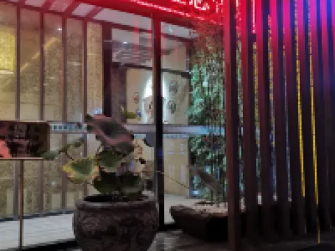 Pineapple Hotel Hotel di Linshu