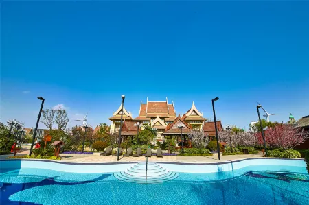 Hengda Venice five countries Hot Spring Hotel Отели рядом с достопримечательностью «Yuantuojiao Scenic Resort»