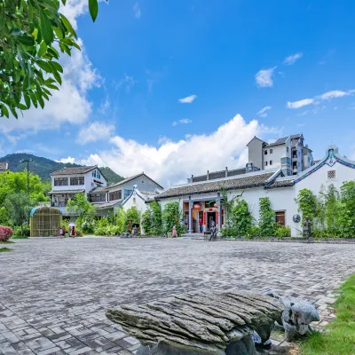 梅州三舍綜藝民宿 鄰近靈光寺的酒店