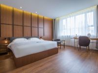 新疆蔚莱酒店 - 轻奢大床房